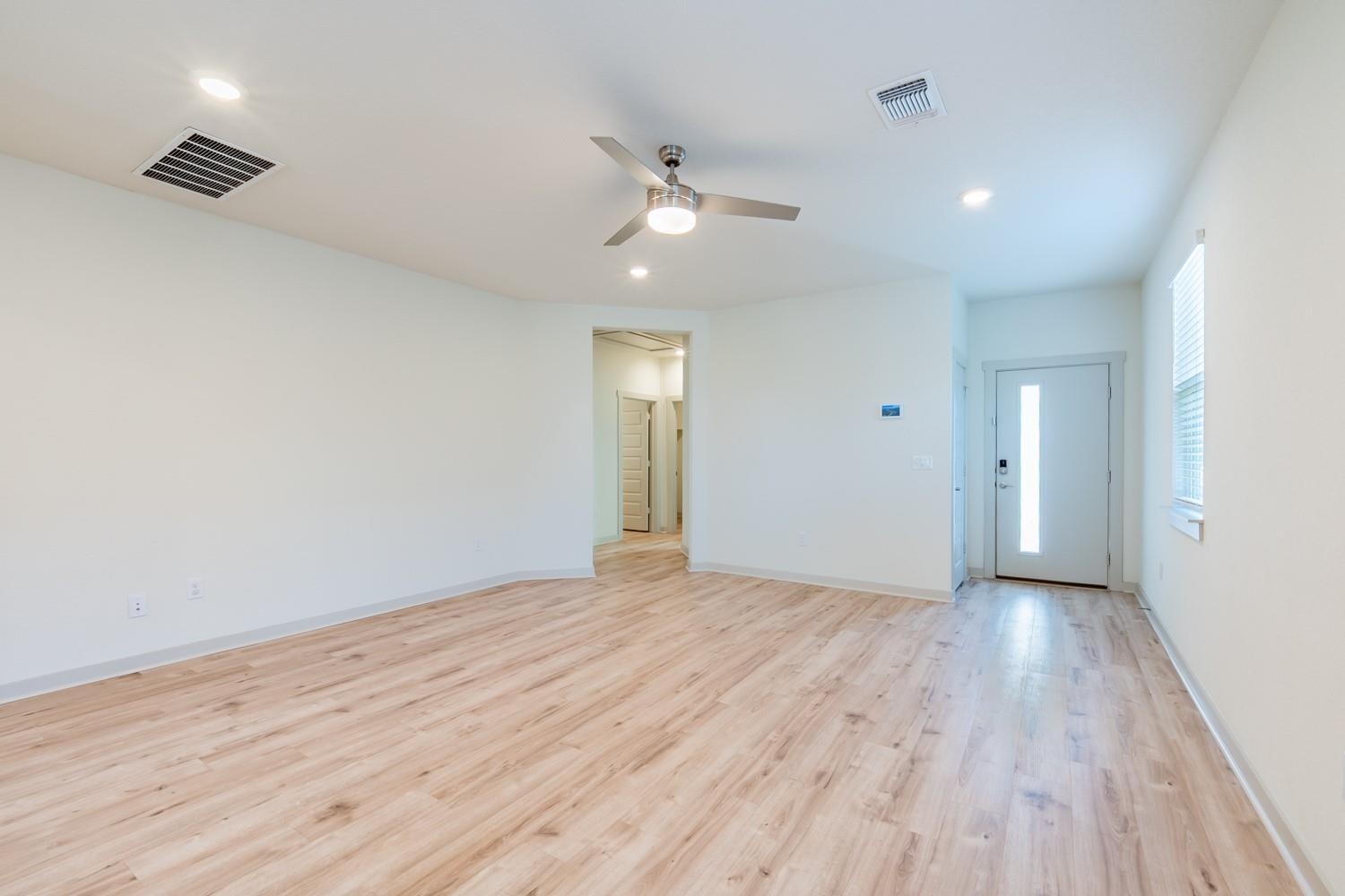 10801 Meris LN