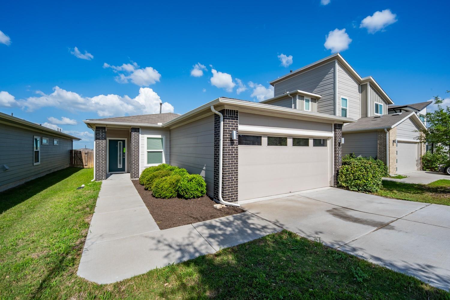 10801 Meris LN