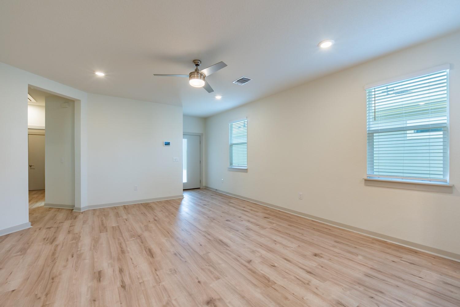 10801 Meris LN