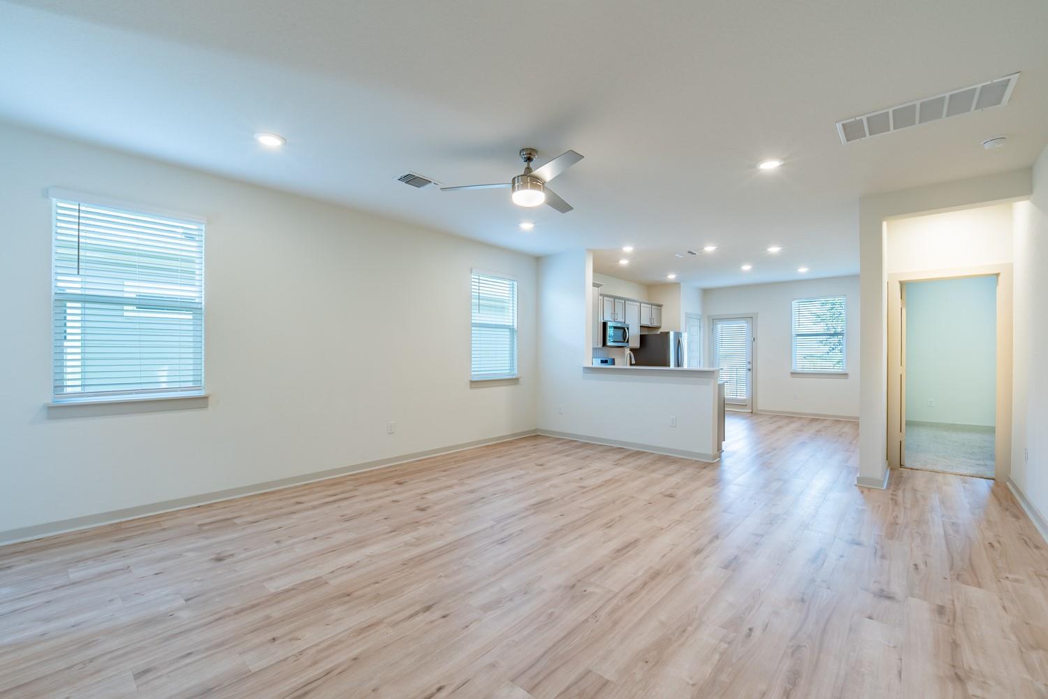 10801 Meris LN