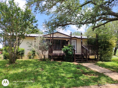 Photo of 601 East Austin ST, Llano, TX 78643 (MLS # 3076715)