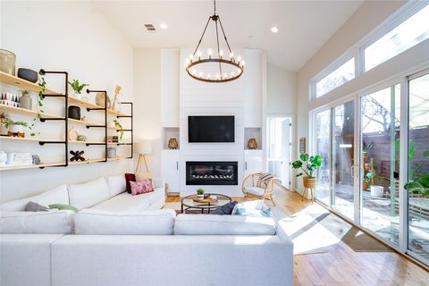 Photo of 8307 Hathaway DR, Austin, TX 78757 (MLS # 6800371)