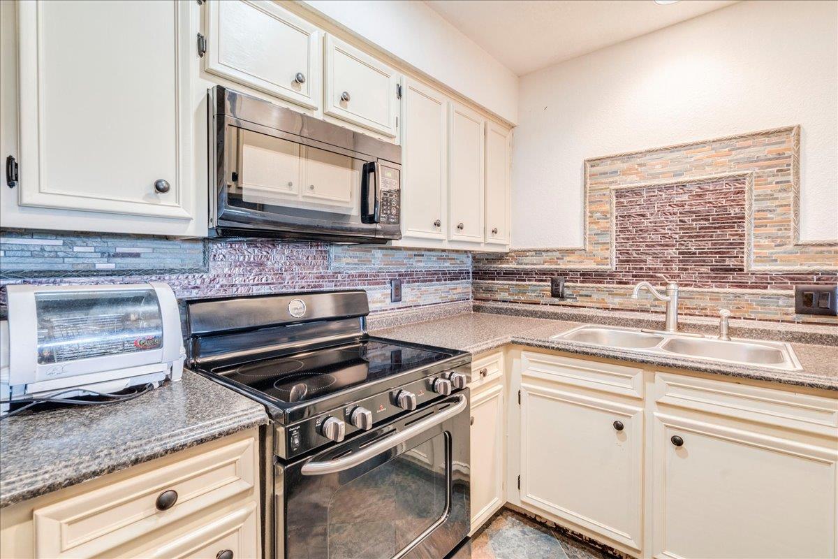 501 Highlands BLVD 13