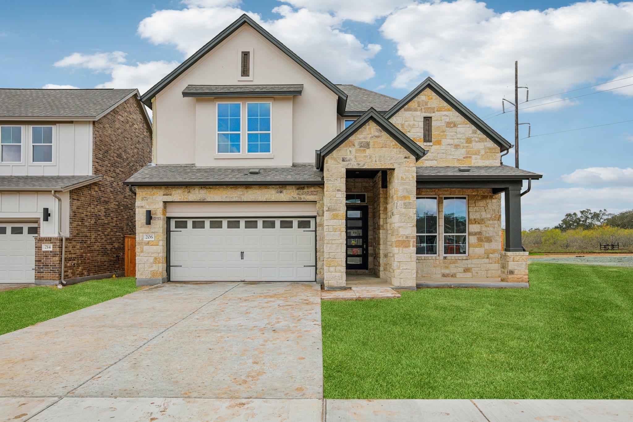 206 San Saba DR