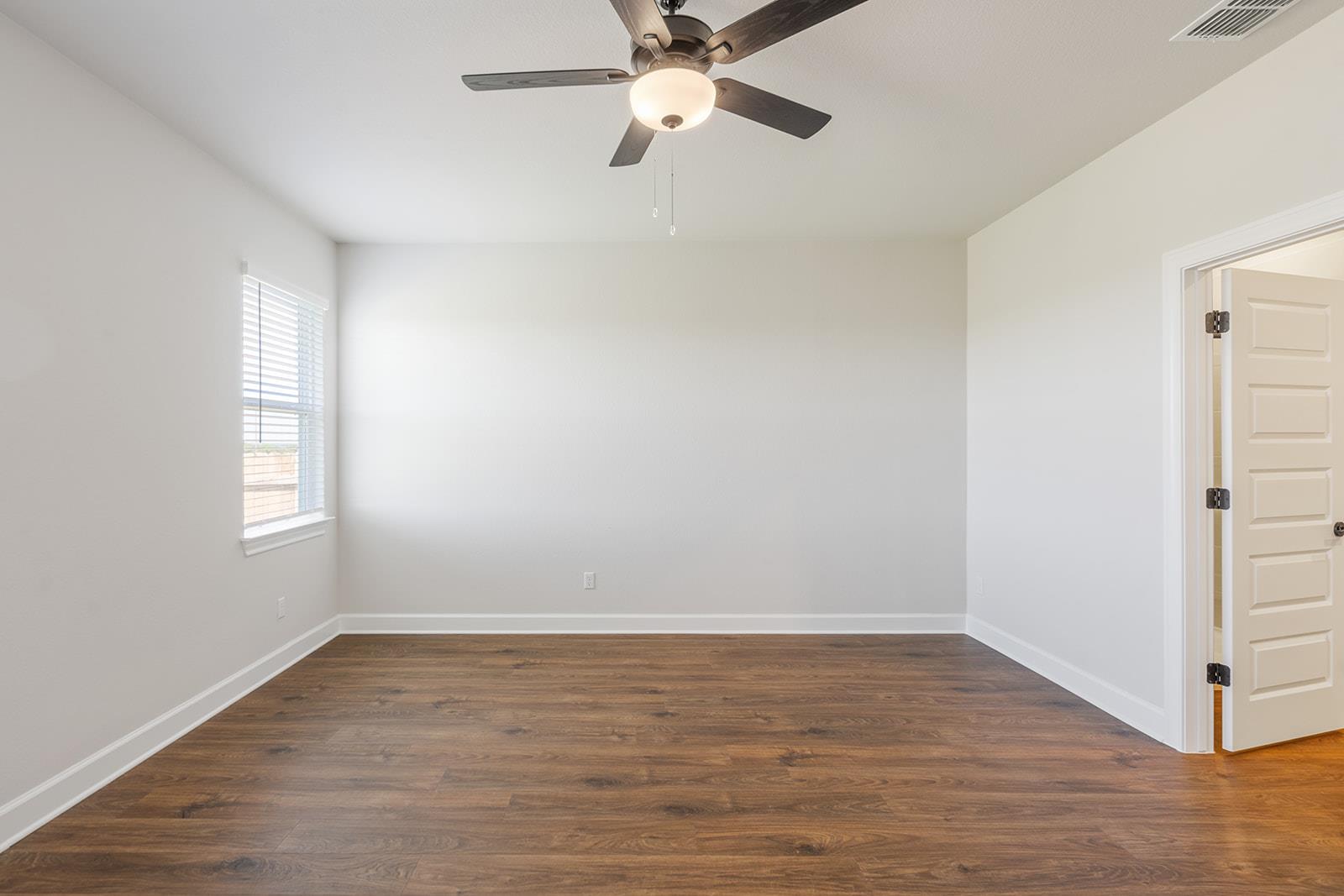 513 W Luna Blue LN