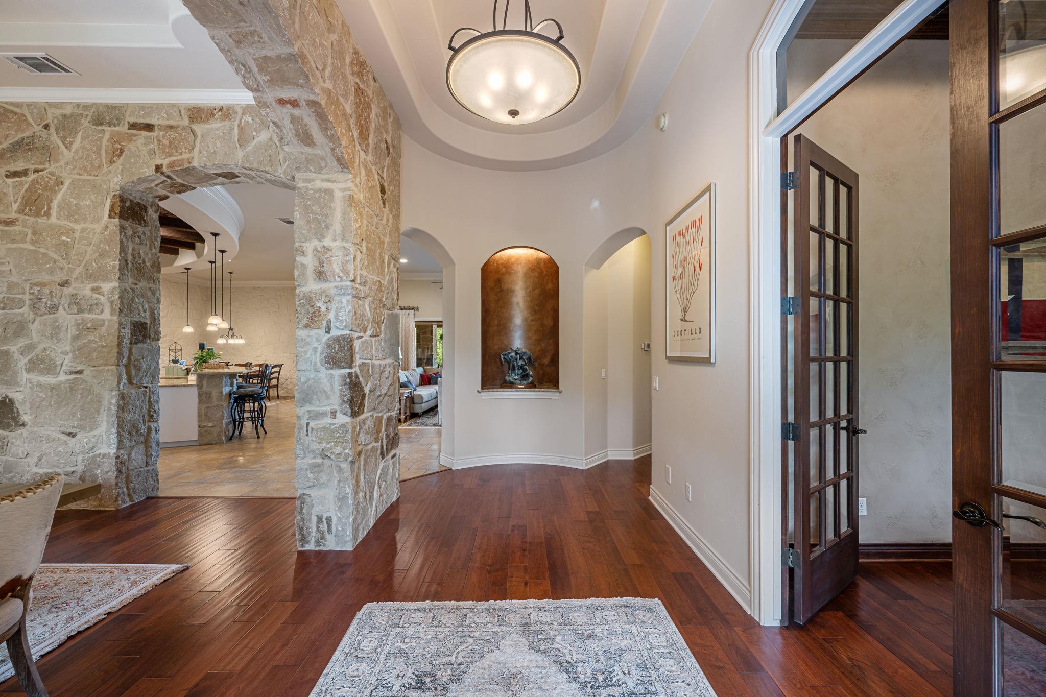 200 Canyon Vista LN