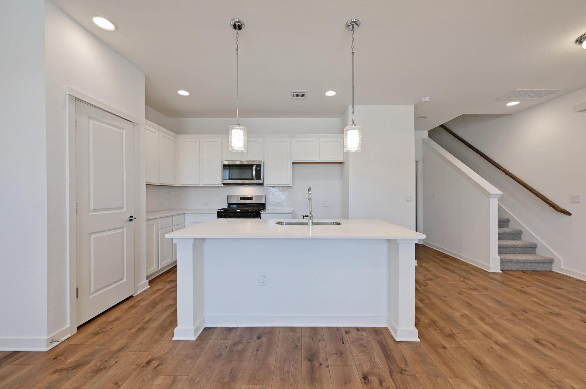 488 Orleanian DR B