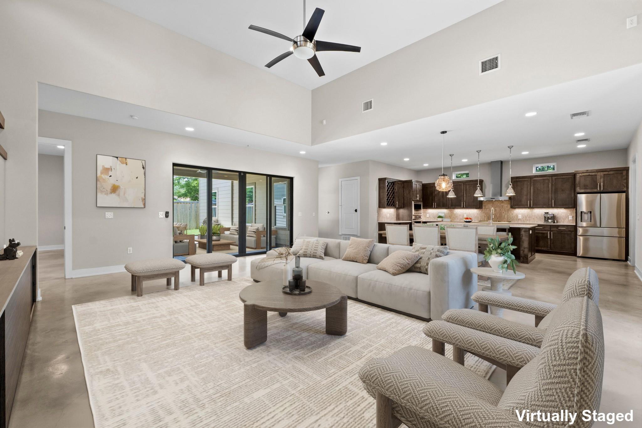 1812 Aggie LN