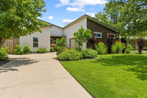 1812 Aggie LN Austin TX 78757