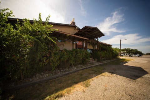 Photo of 903 S Avenue G, Clifton, TX 76634 (MLS # 3996650)