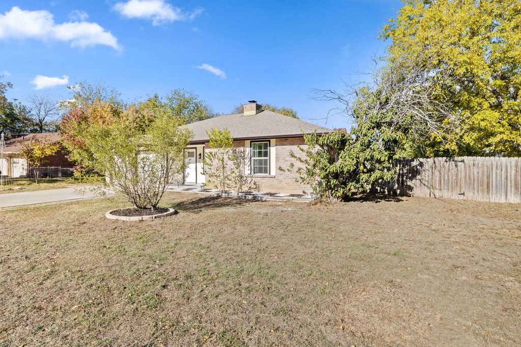 Photo of 902 Virginia DR, Round Rock, TX 78664 (MLS # 4383677)