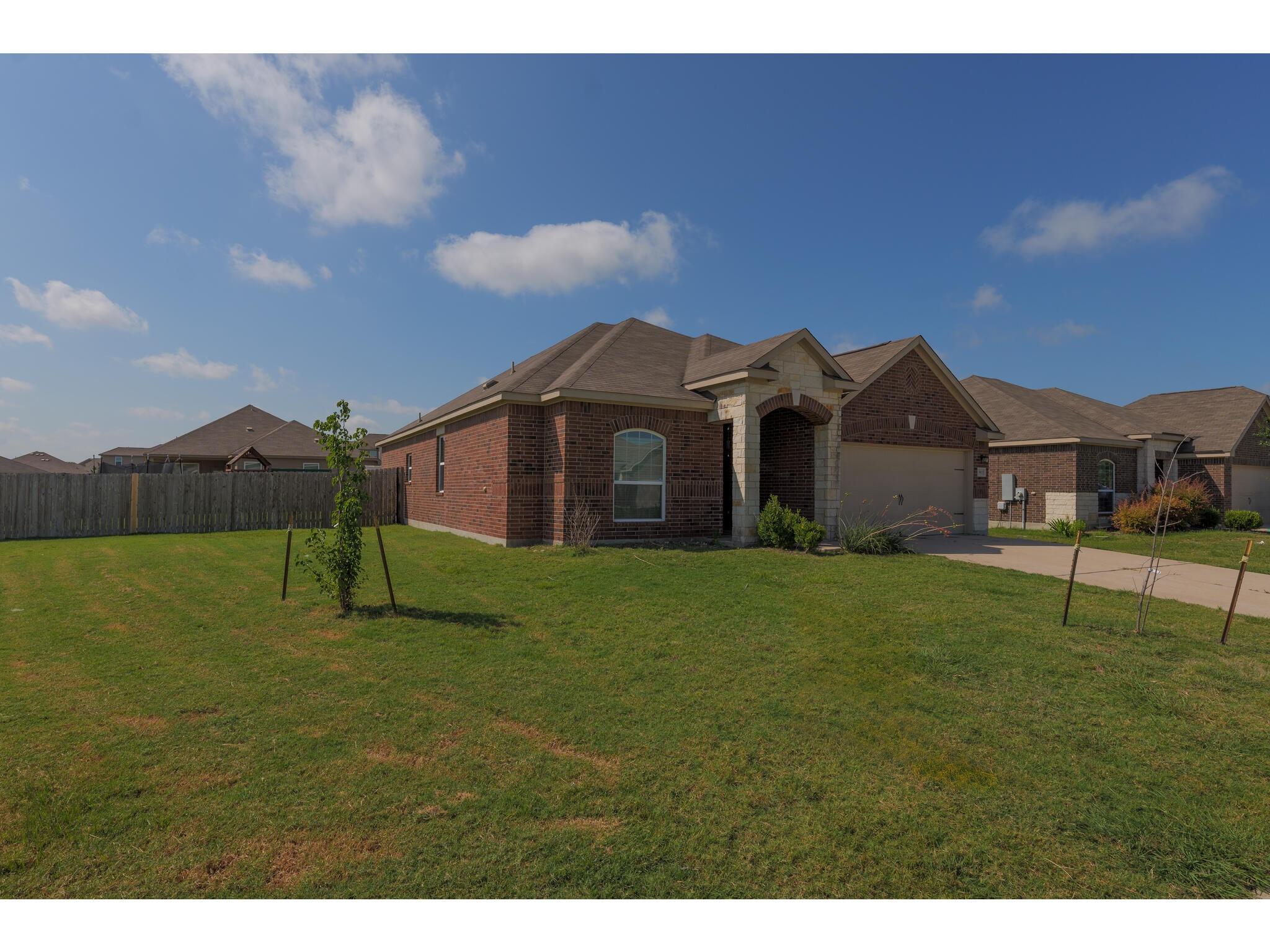 View Manor, TX 78653 house