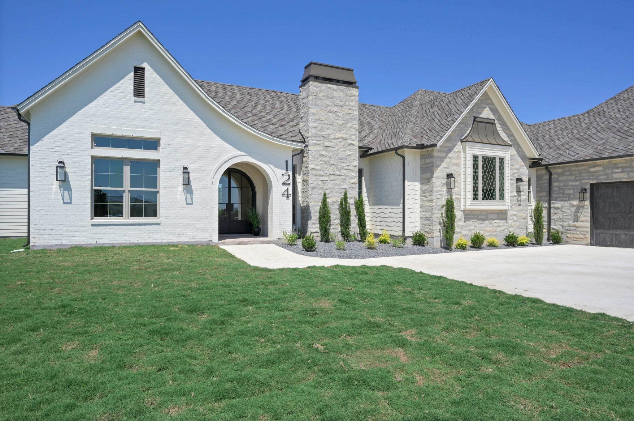 124 Tambra Lea LN