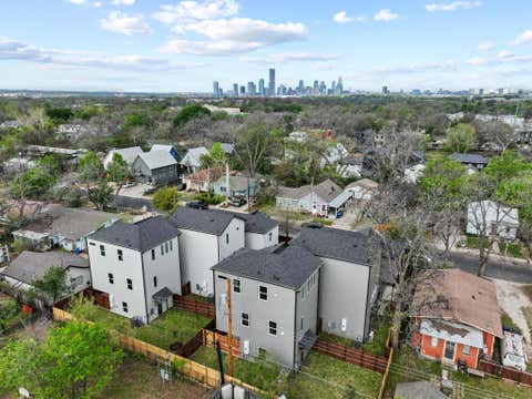 Tiny photo for 909 Calle Limon #3, Austin, TX 78702 (MLS # 1700765)