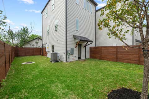 Tiny photo for 909 Calle Limon #3, Austin, TX 78702 (MLS # 1700765)