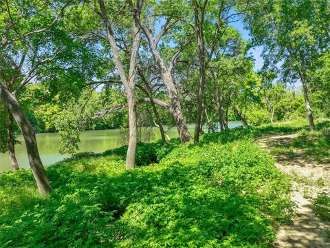 663 NW Loop 230 Smithville TX 78957