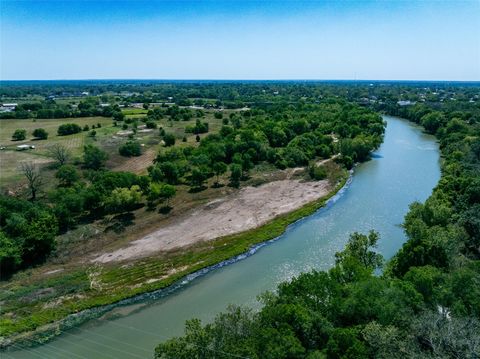 663 NW Loop 230 Smithville TX 78957