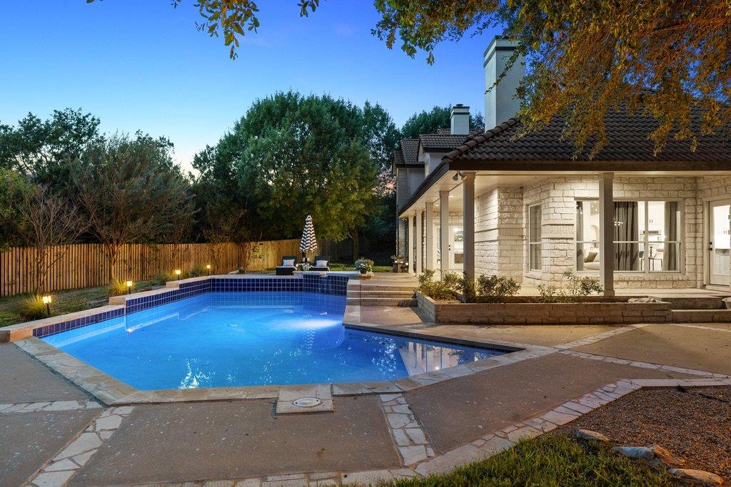 Photo of 6 Candleleaf CT, The Hills, TX 78738 (MLS # 3258047)