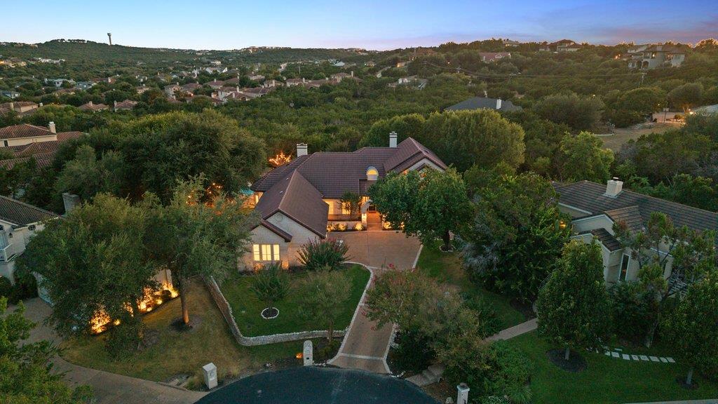 Photo of 6 Candleleaf CT, The Hills, TX 78738 (MLS # 3258047)