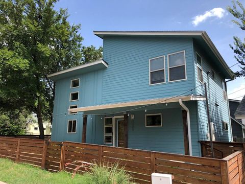 Photo of 2509 E 16th ST, Austin, TX 78702 (MLS # 1371447) Photo of 2509 E 16th ST, Austin, TX 78702 (MLS # 1371447)