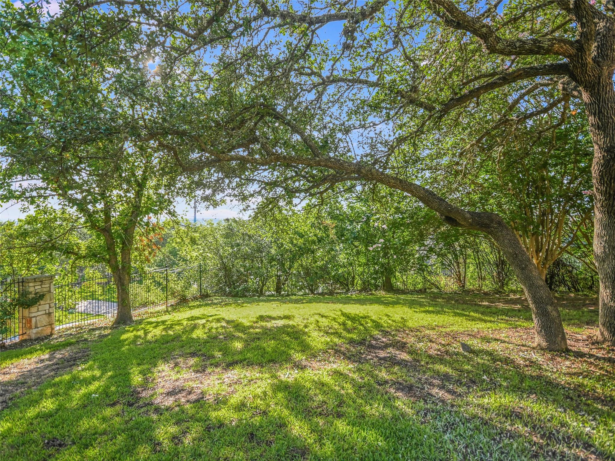 417 BEARDSLEY LN