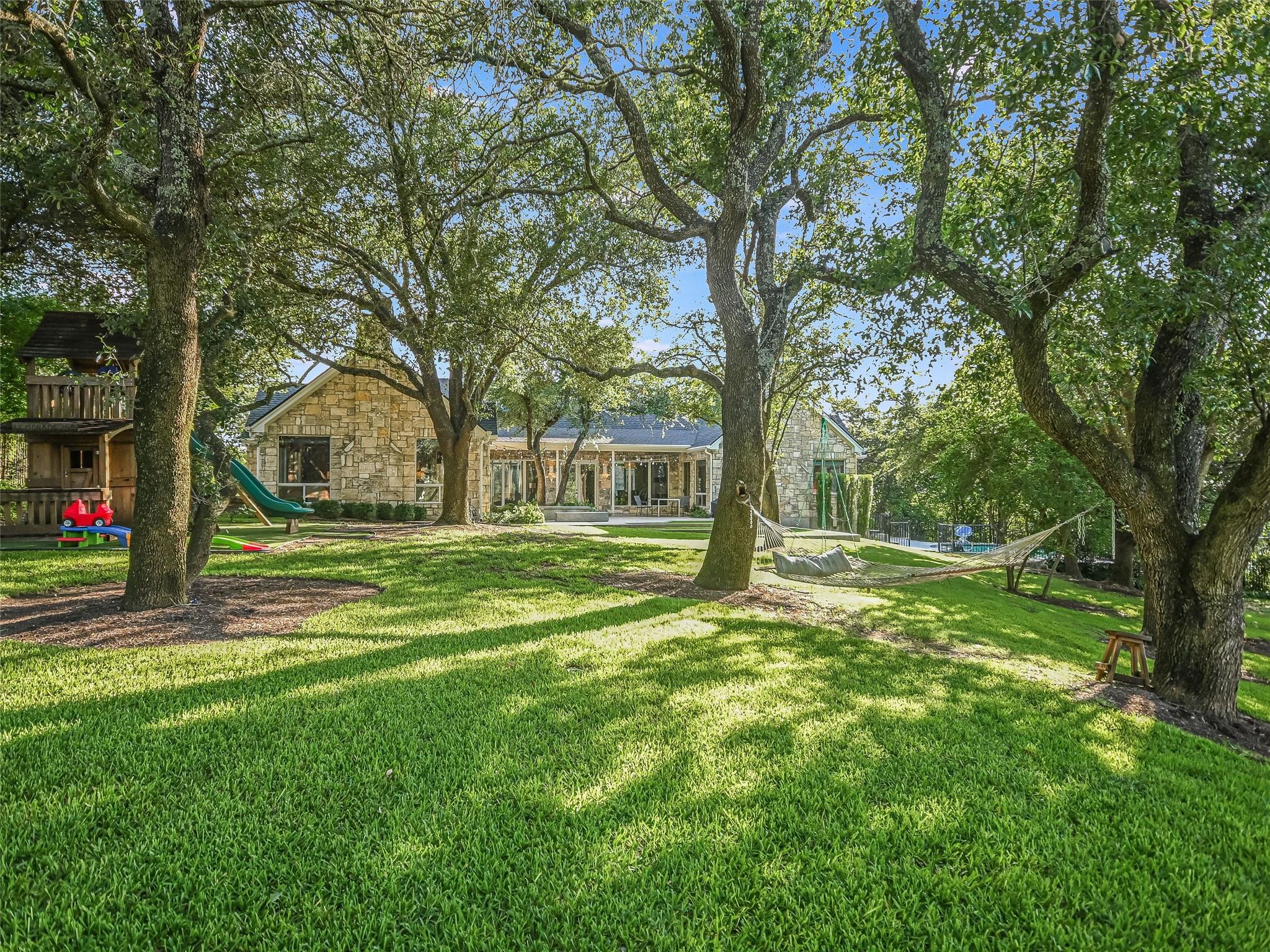 417 BEARDSLEY LN