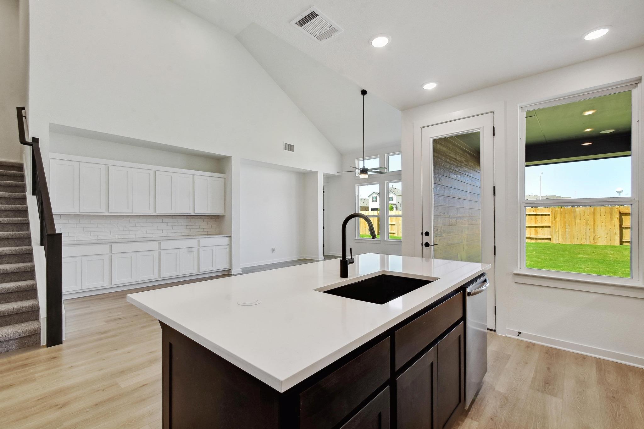 596 Biscayne Bay BND
