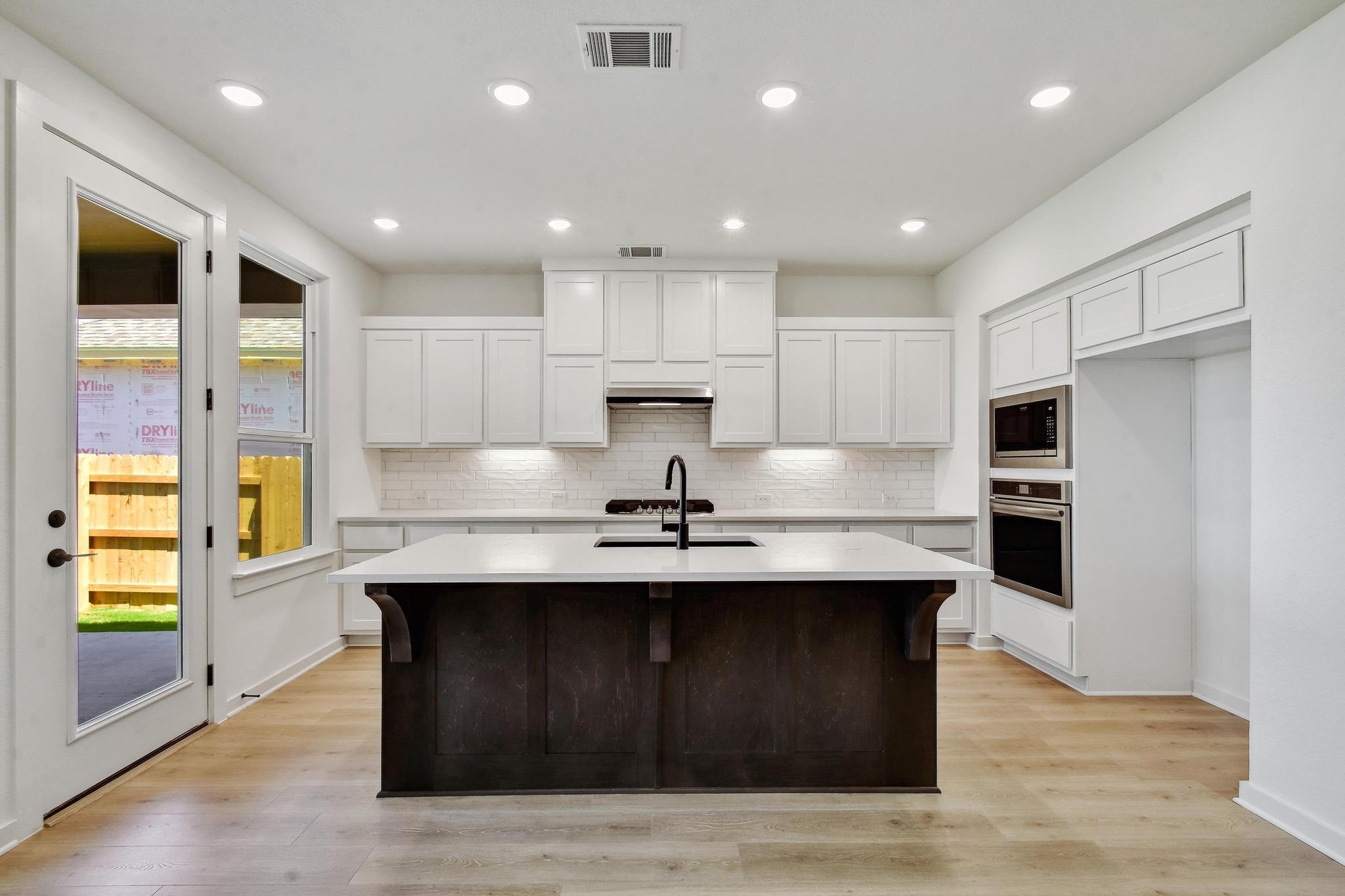 596 Biscayne Bay BND