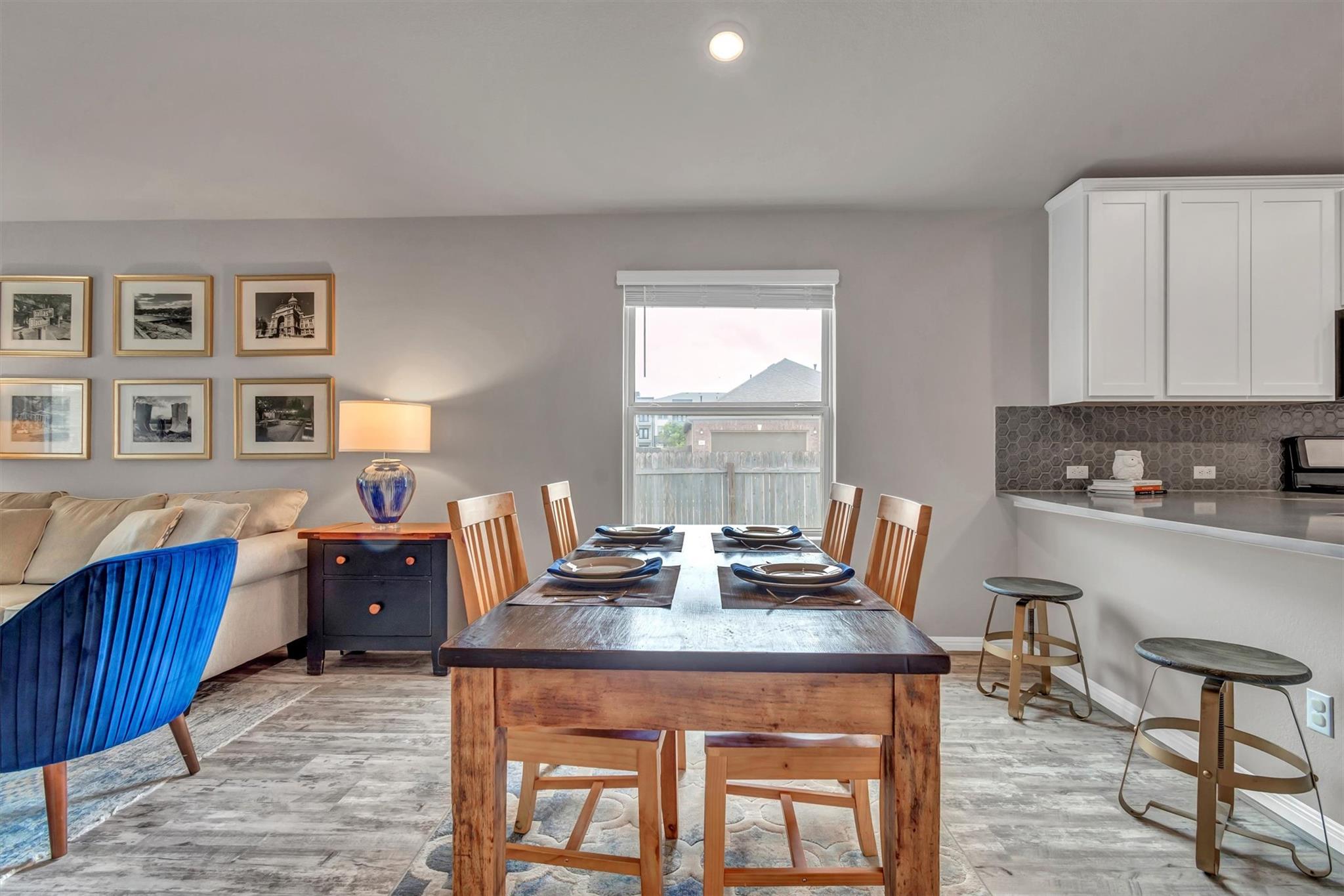100 Vickers ST
