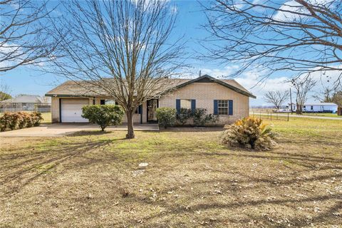 Photo of 405 Lynch ST, Smithville, TX 78957 (MLS # 6882761)