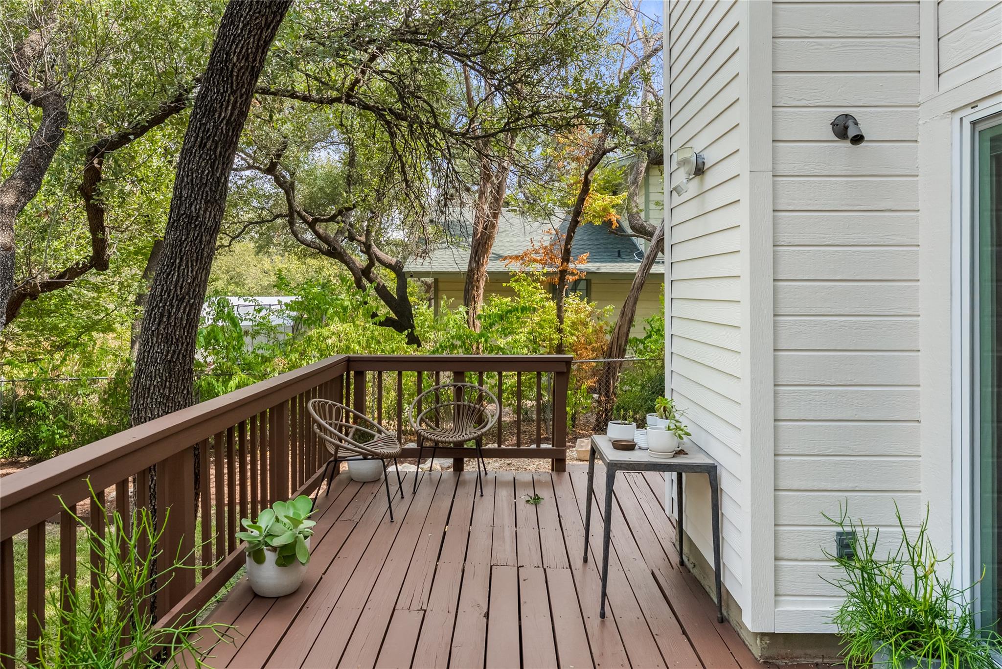 108 W SPRING DR