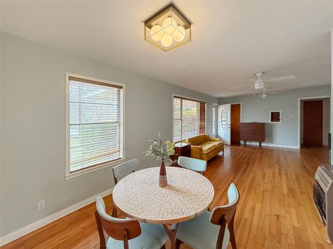 729 N Main ST Lexington TX 78947