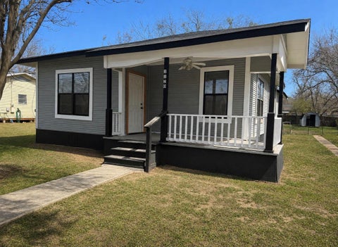 Photo of 1120 Saint Paul ST, Gonzales, TX 78629 (MLS # 8668975)