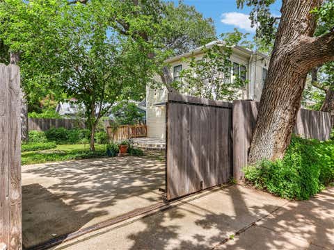 Tiny photo for 200 W 40th ST, Austin, TX 78751 (MLS # 6185333)