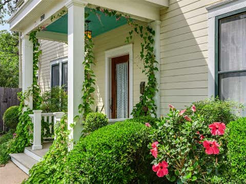 Tiny photo for 200 W 40th ST, Austin, TX 78751 (MLS # 6185333)
