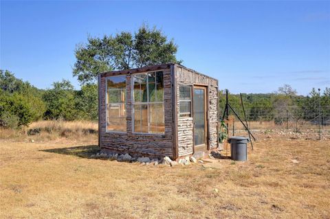 A home in Blanco