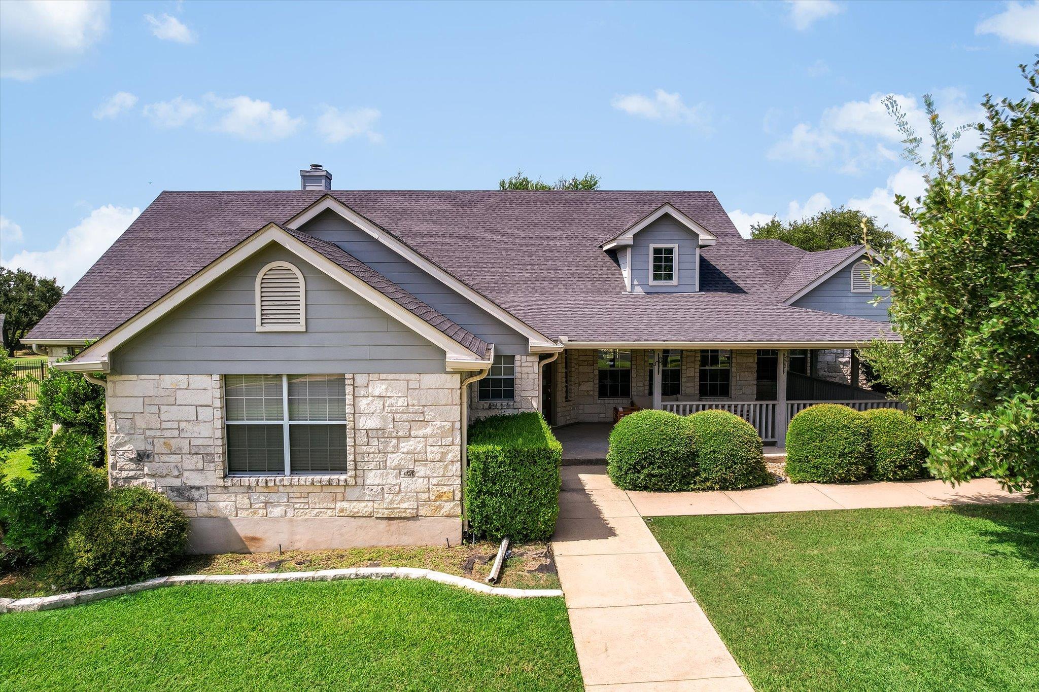 106 Lakeview LN