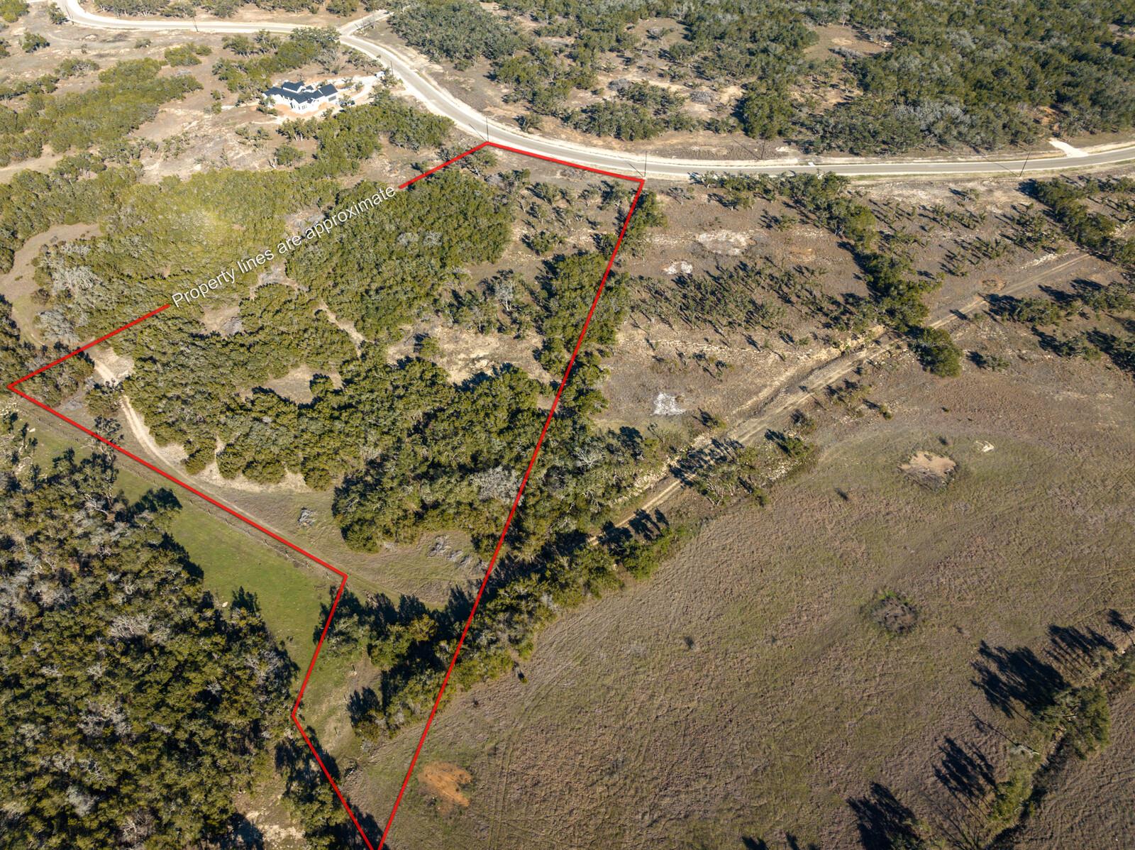 Photo 1 of 19 — 642 Windmill Ridge DR, Blanco, TX 78606