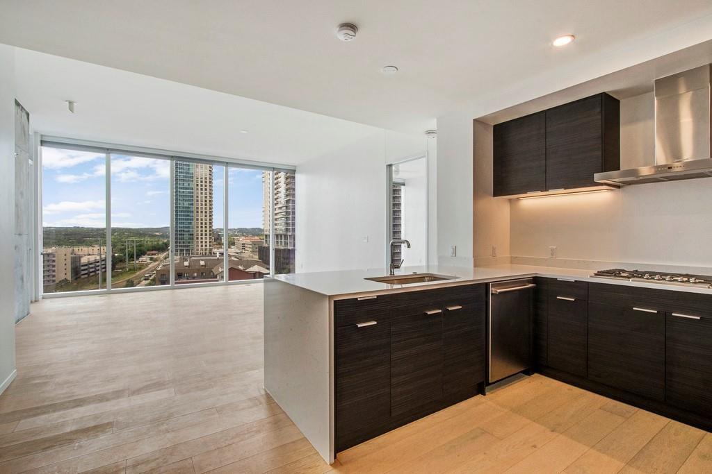 301 West Ave 1009