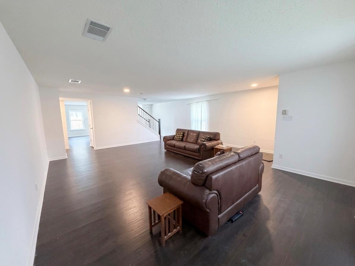 1707 Treeline DR