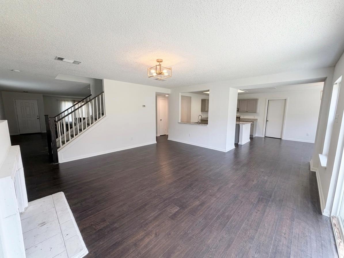 1707 Treeline DR