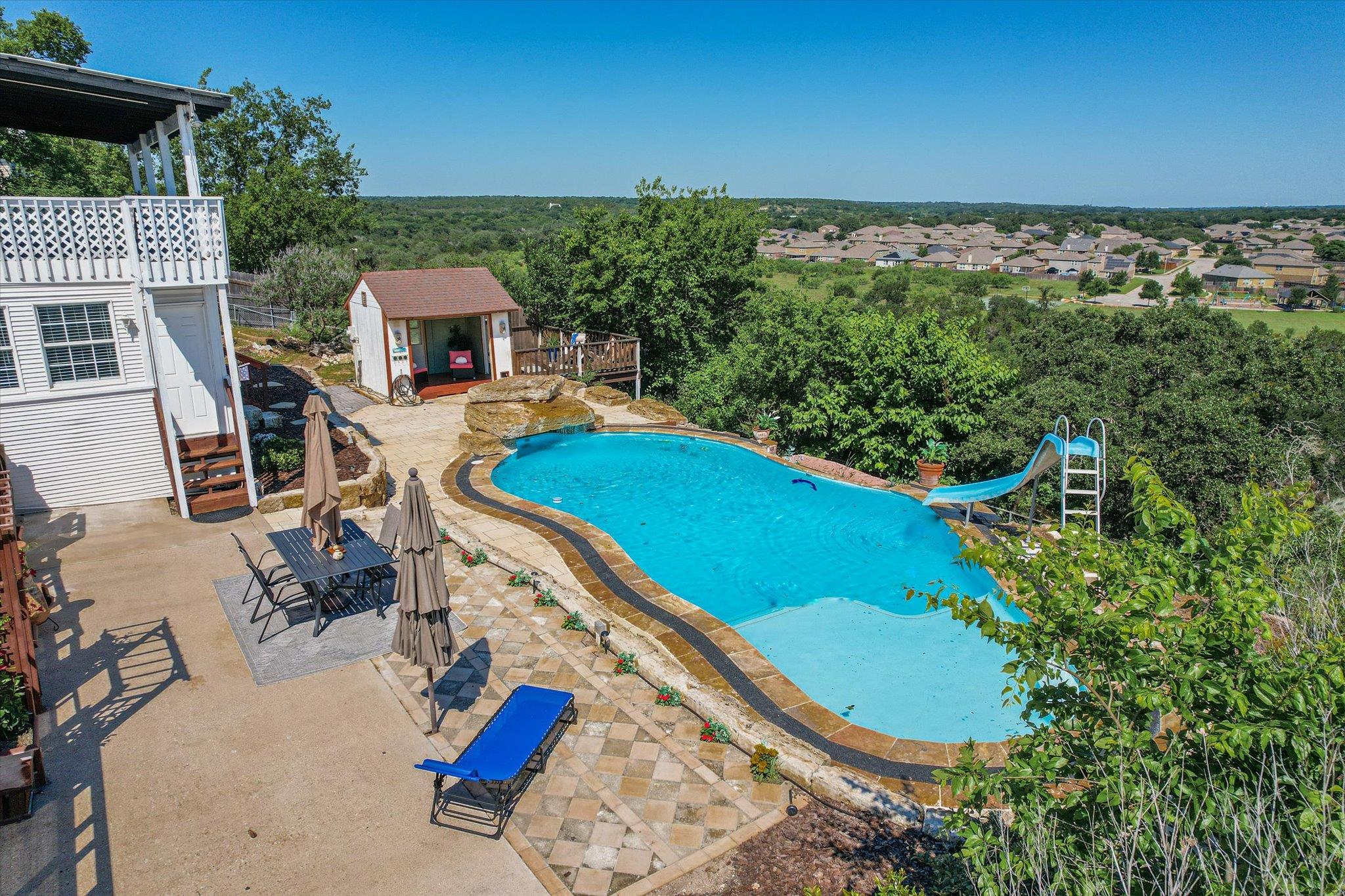 131 High Gabriel DR