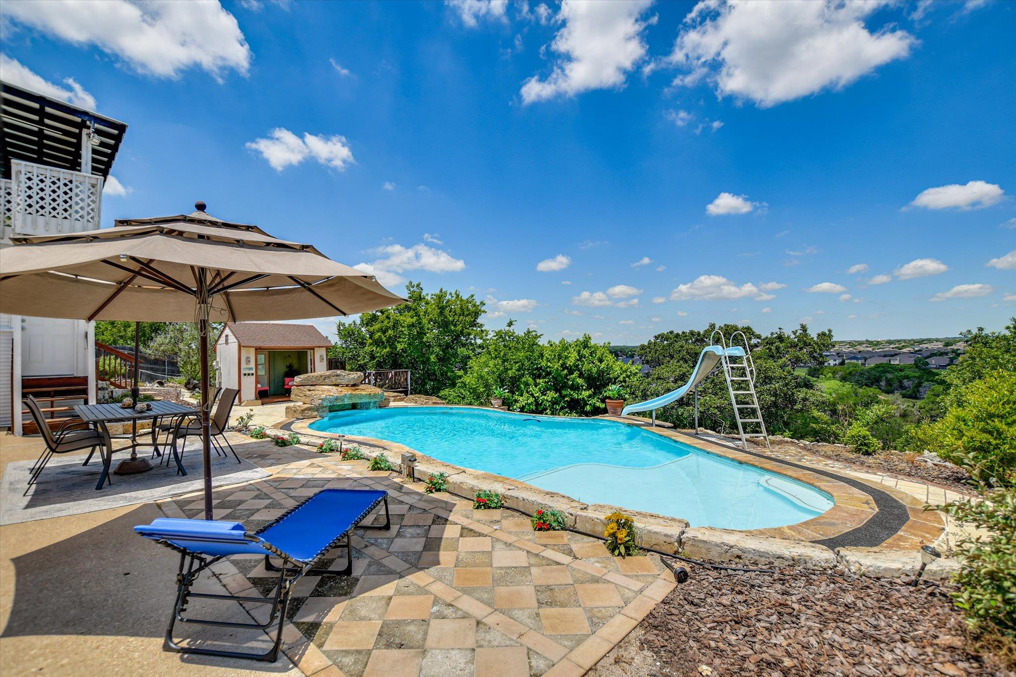 131 High Gabriel DR