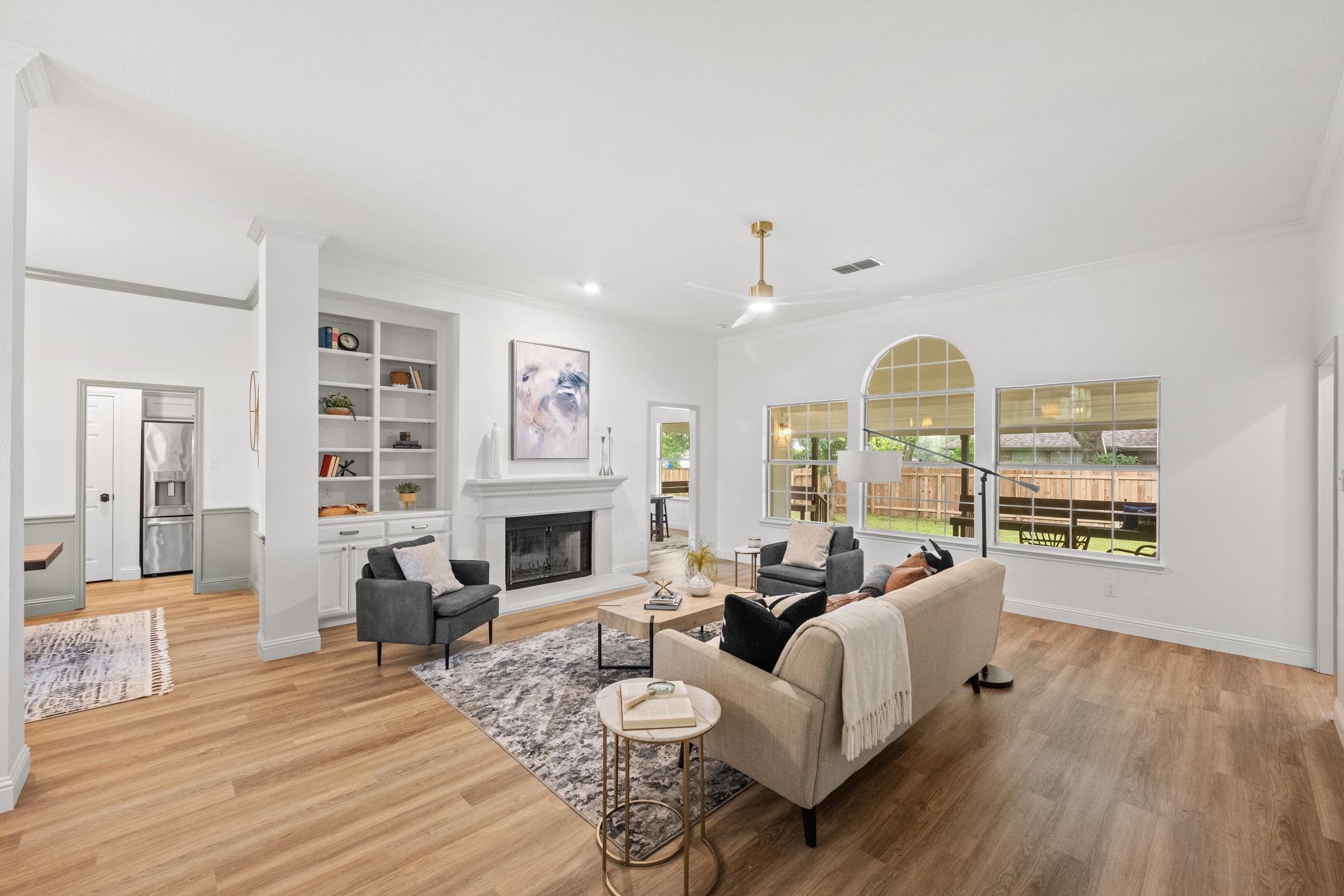 705 Split Oak DR