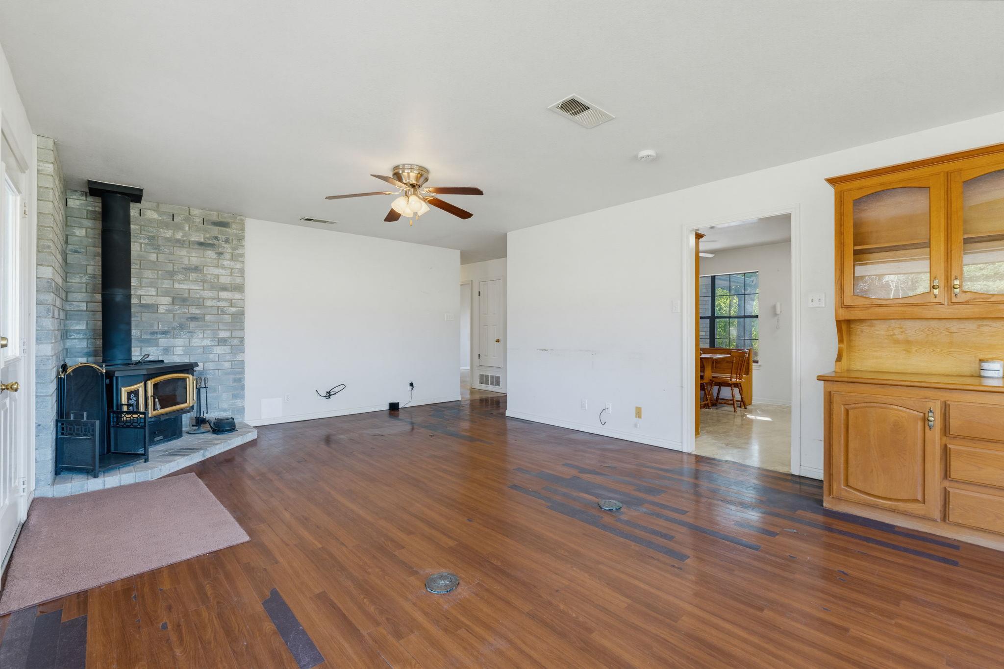 7122 Mountain View DR