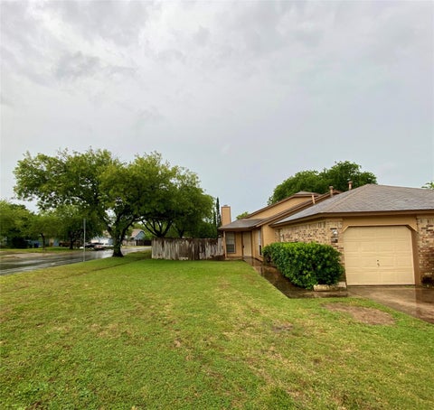 Photo of 12223 Tyson CV #B, Austin, TX 78758 (MLS # 9442796)