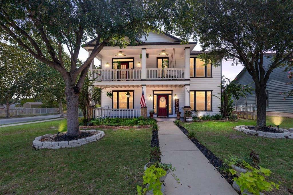 Photo of 229 McGarity, Kyle, TX 78640 (MLS # 7562906)