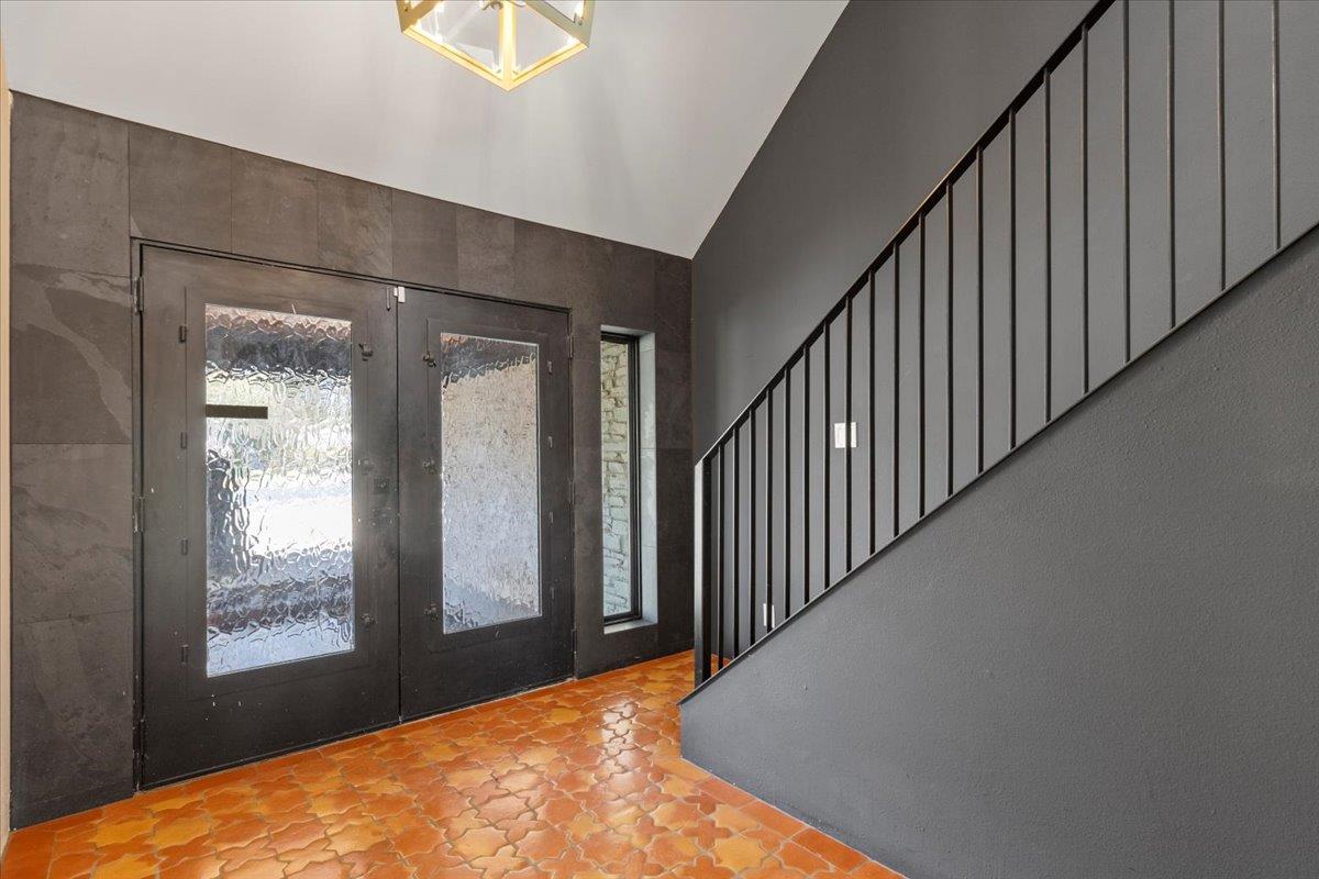 8719 Crest Ridge CIR