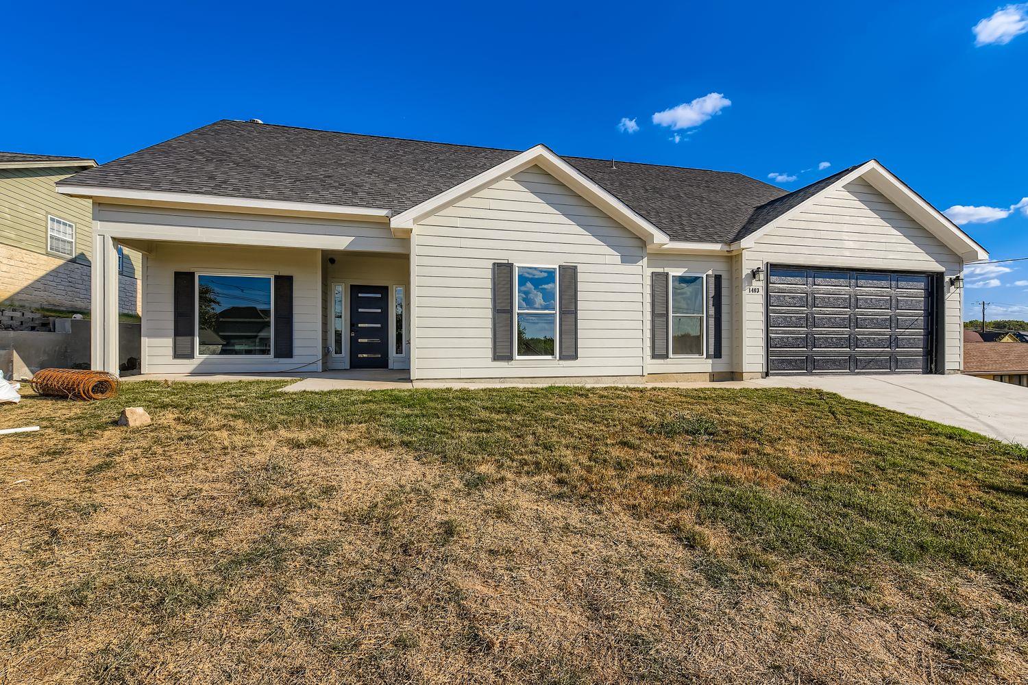 1403 Sunset DR