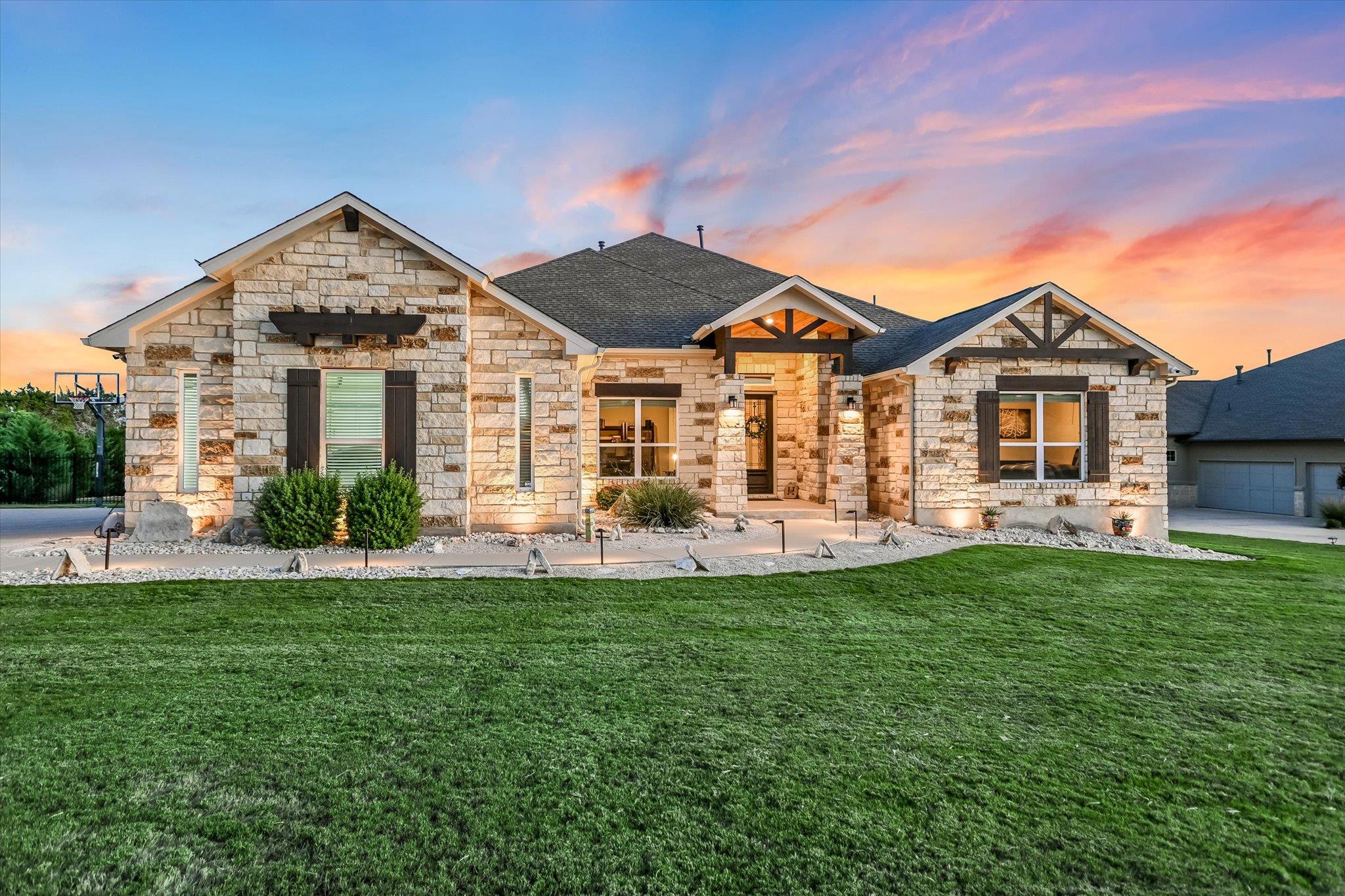 143 Linden LOOP